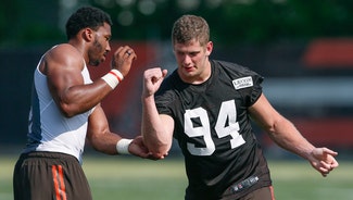 Next Story Image: Scary sight: Browns' top pick Garrett hurts foot in practice